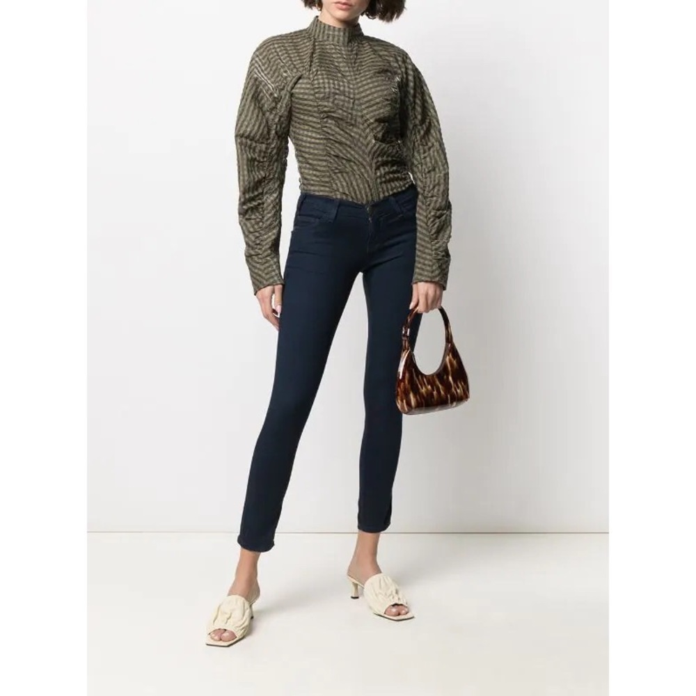 Current/Elliott dark wash low rise jeans 
size: 26
style: the roller bonfire